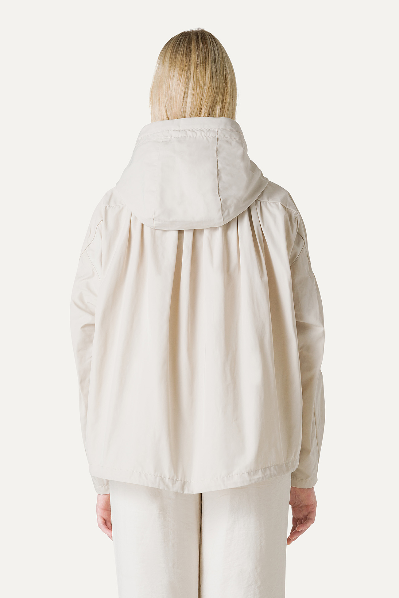 SHORT JACKET IN MEMORY NYLON WITH GATHERED BACK 9139 - CREAM - OOF WEAR