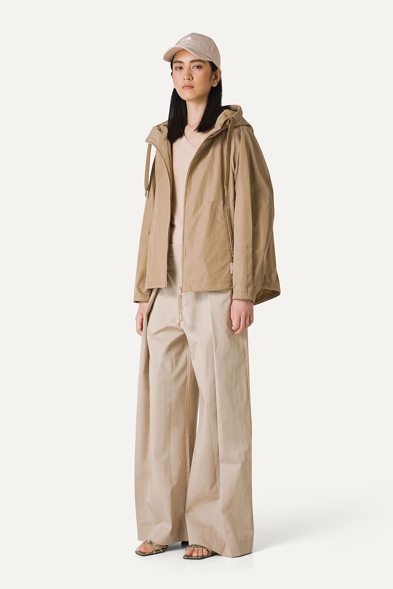 SHORT JACKET IN MEMORY NYLON WITH GATHERED BACK 9139 - BEIGE - OOF WEAR