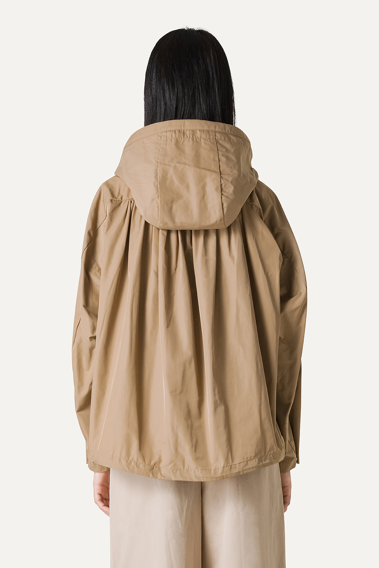 SHORT JACKET IN MEMORY NYLON WITH GATHERED BACK 9139 - BEIGE - OOF WEAR