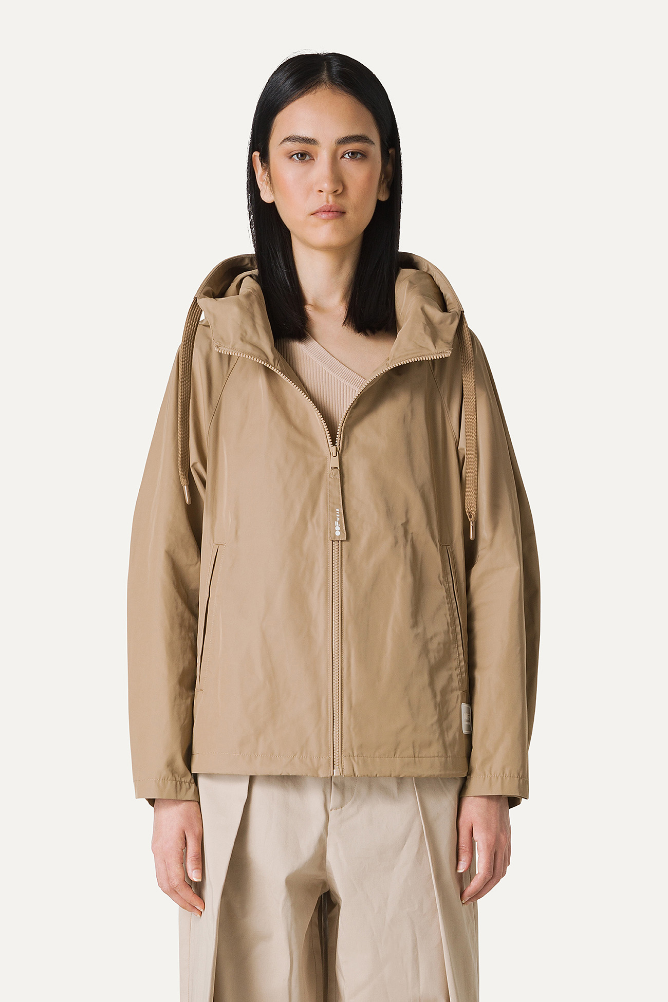 SHORT JACKET IN MEMORY NYLON WITH GATHERED BACK 9139 - BEIGE - OOF WEAR