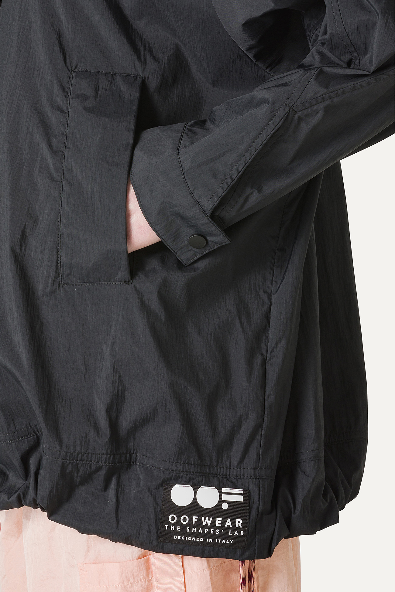 GIACCA CON CAPPUCCIO OVER IN NYLON 9206 - NERO - OOF WEAR