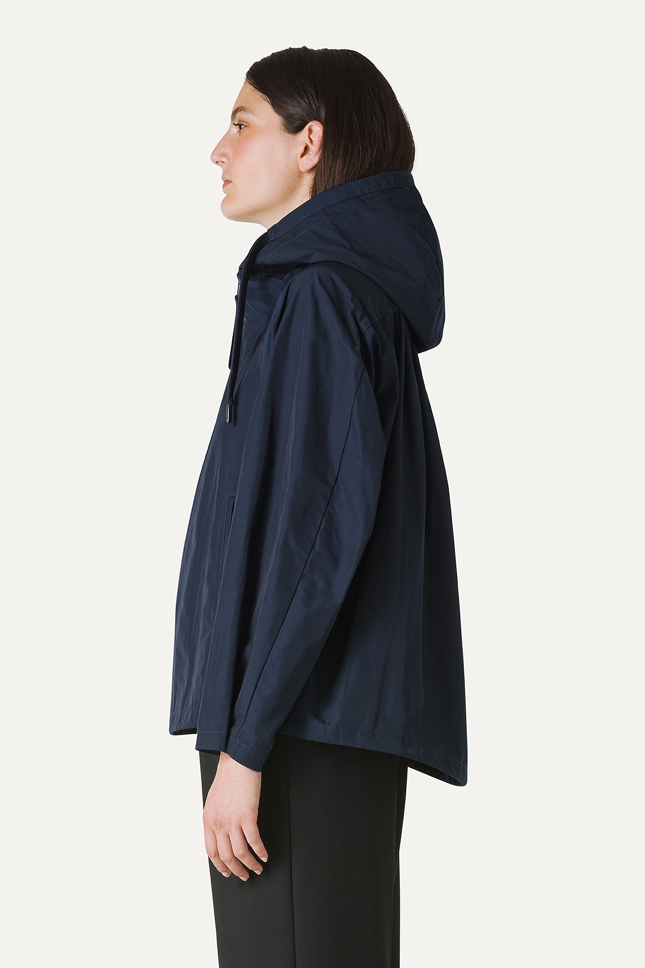 SHORT JACKET IN MEMORY NYLON WITH GATHERED BACK 9139 - MIDNIGHT BLUE - OOF WEAR